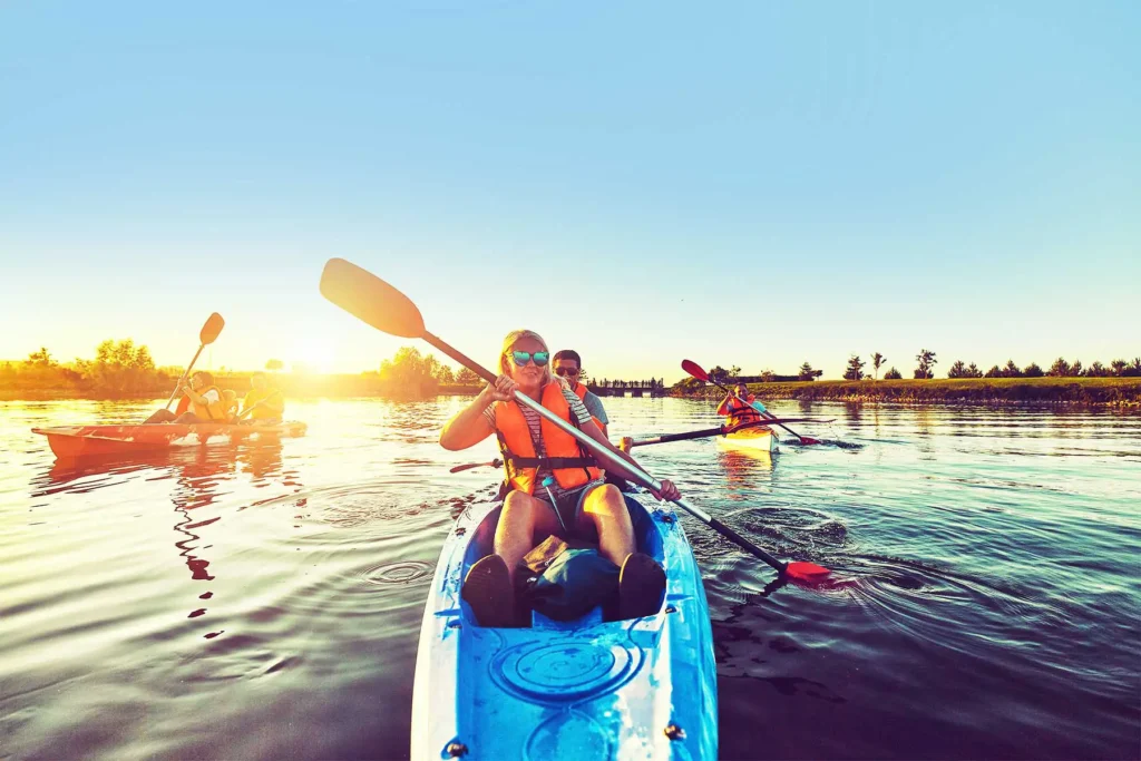 weekend fun kayaking in waukesha pewaukee wisconsin